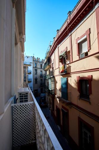 Pajaritos Palace Apartment - image 5