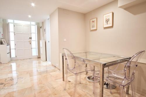 Pajaritos Palace Apartment - image 4