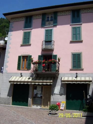 Appartamenti Azzone gîte à louer Angolo Terme