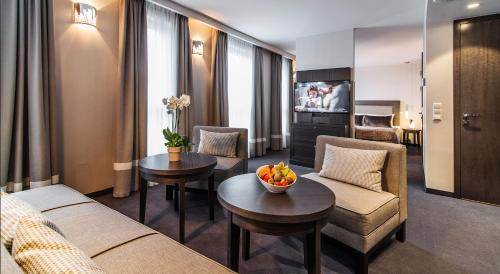 Airport Hotel Okęcie - image 2