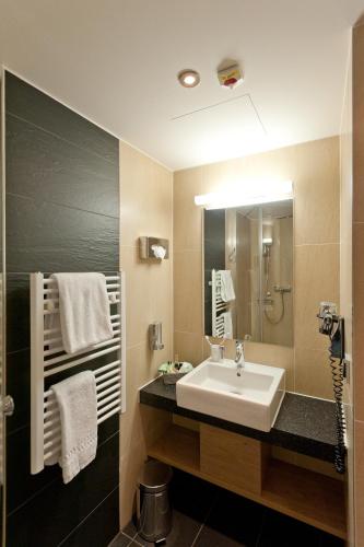 Bathroom, Hotel Bildungsblick in Kirchseeon