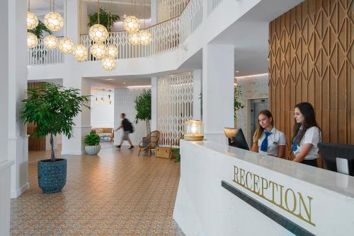 Sunrise Blue Magic Resort - All Inclusive - 로비