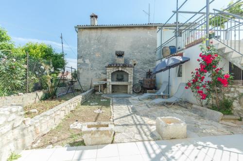 2 bedrooms, 3 beds