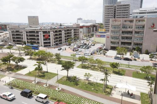 （位於市中心）