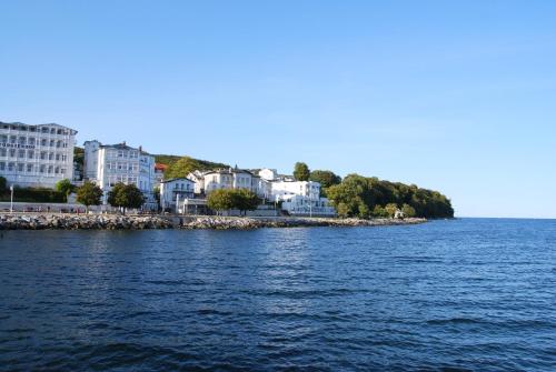 Ferienwohnung Sassnitz mit Meerblick - image 2