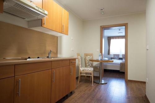 S Hotel - image 8