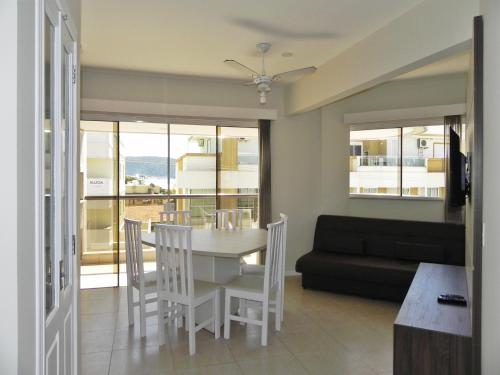 Two-Bedroom Apartment room in 1052 - Apartamento com vista para o mar em Bombinhas - Residencial Salema Apto 301