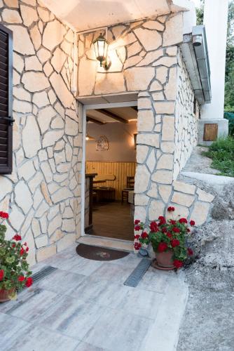 ทางเข้า, Apartman Sigurnjak in เบรกี