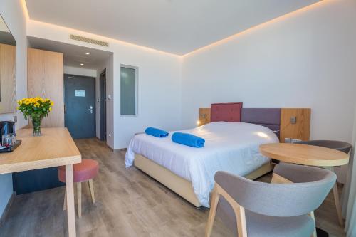 Protaras Plaza Hotel - image 2