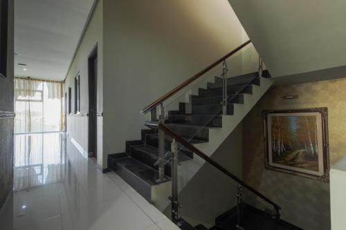 บริการและสิ่งอำนวยความสะดวก, เรดดอร์ซ พลัส แอท ตูปาเรฟ จิเรบอน (RedDoorz Plus @ Tuparev Cirebon) in เกดาวุง