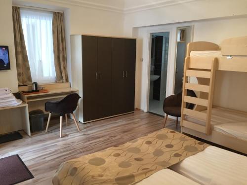 Pizza Tábor Apartman - image 3