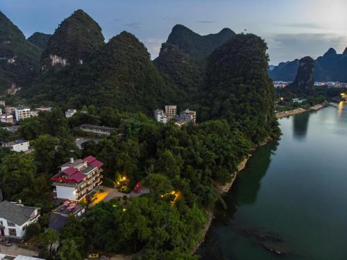 Yangshuo River Lodge Hotel