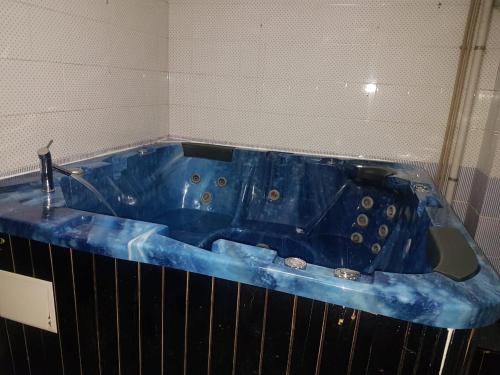 Pezsgőfürdő, Hotel Kezdesu in Zhetysu Negyed