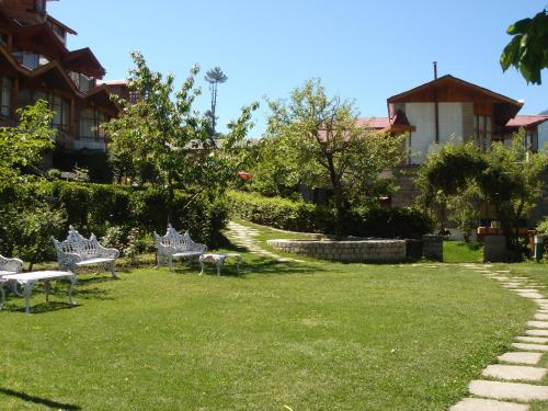 Manuallaya The Resort & Spa