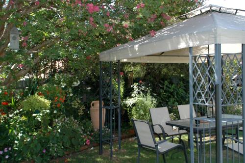 Facilities, Admurraya House Bed & Breakfast in Rutherglen