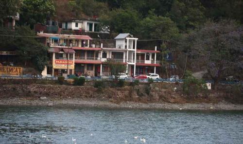 Jheel Facing rooms in Bhimtal Nainital