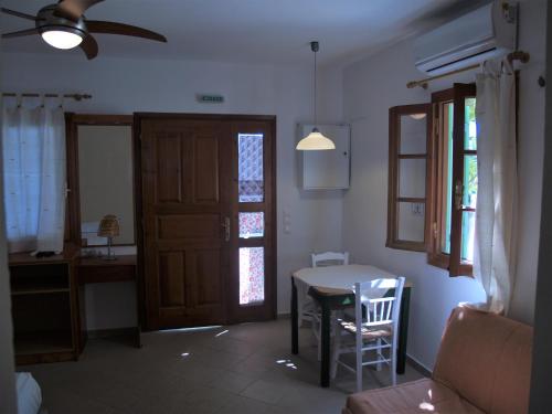 Pegasus Studios & Apartments - image 3