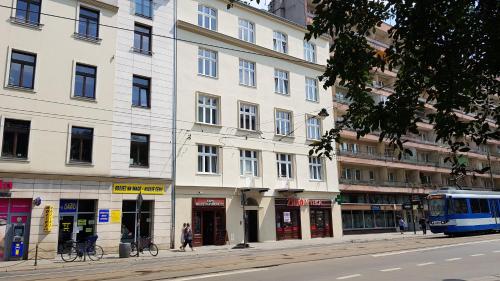 Happy Apartments 5