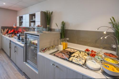 Mercure Nice Marché Aux Fleurs - image 10