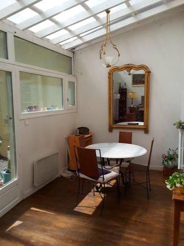 maison et jardin sur la quai de l'Isère gîte à louer Clemencière