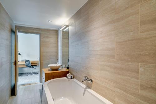 Apex City Quay Hotel & Spa - image 11