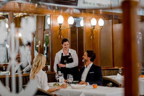 Hotel Schweizerhof Bern & Spa - image 10