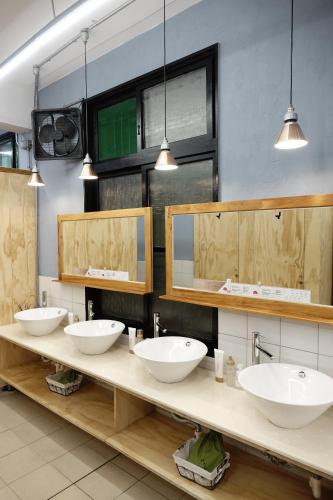 Cao Ji Book Inn Hostel – Tainan, LA