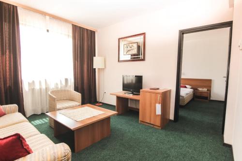 Hotel Grand - image 6