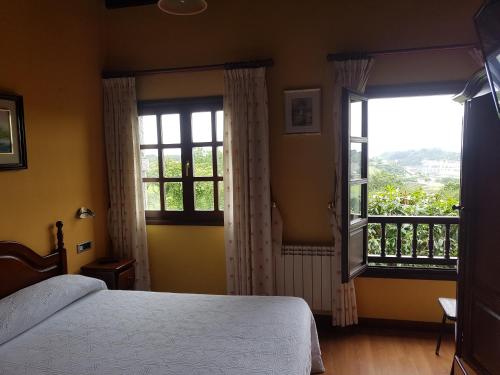 View, Hotel La Curva Ribadesella PARKING in Ribadesella