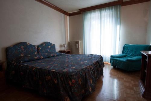 2 twin beds