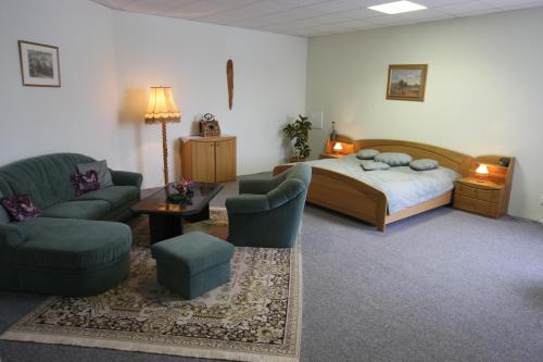 Hotel Slovan Plzeň - image 11