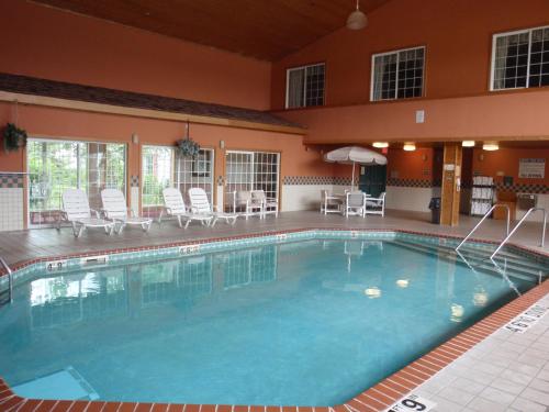 Flat Creek Lodge in Hayward, USA