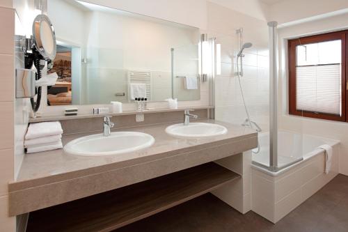 Hotel - Restaurant DAHM Hotel - Restaurant DAHM