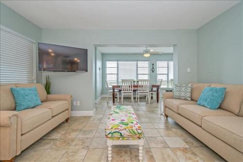 BG Beach Club 5C - image 12