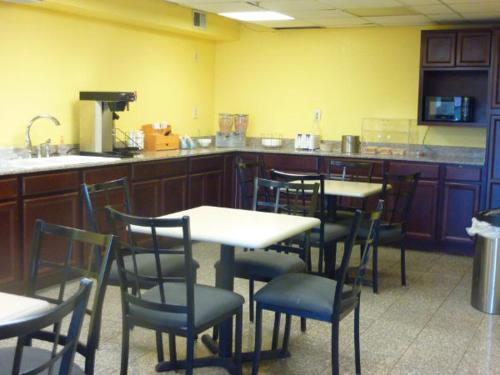 Park Hill Inn and Suites - 식음료(F&B)