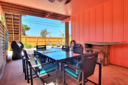 The Pink Palm IR610 Home - image 2