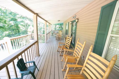 Happy Hollow Cabin - image 12