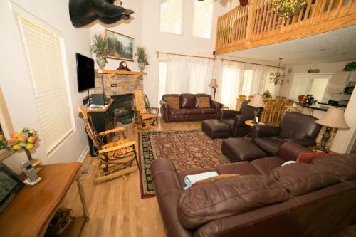 Happy Hollow Cabin - image 7