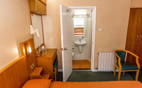 The Beverley House Hotel - image 4