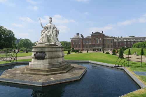The Beverley House Hotel - image 7