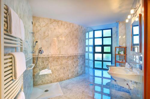 Best Western Blu Hotel Roma - image 12
