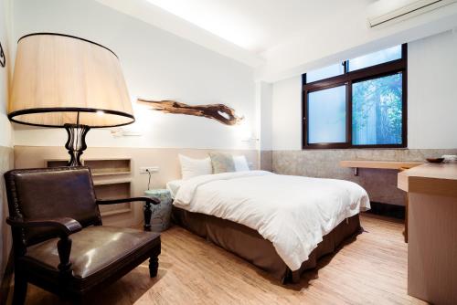 Deluxe Double Room image 10