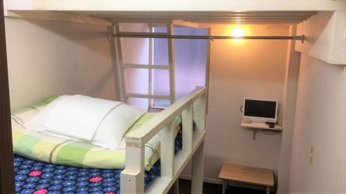 Single Room with Shared Bathroom
