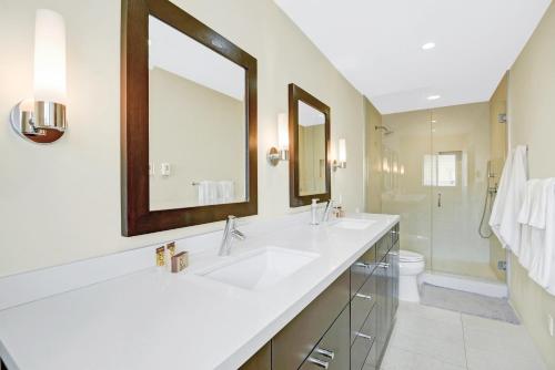 2252 E Rochelle Home - image 6