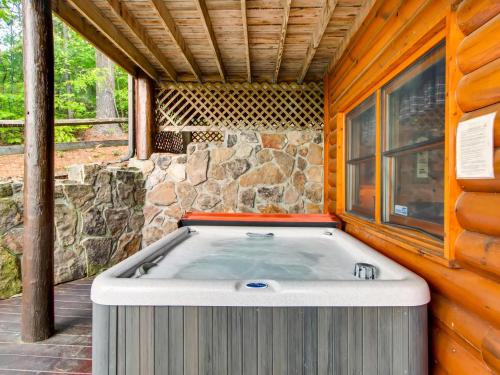 Amazing Grace Cabin - image 4