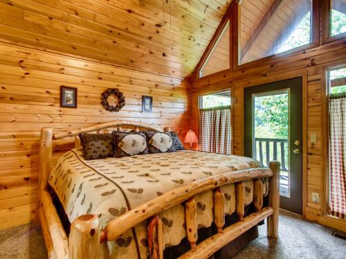 Amazing Grace Cabin - image 11