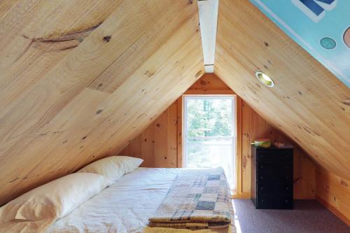 Moosehead Island Cabin - image 2