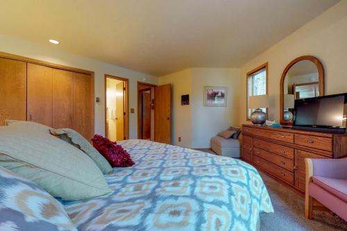 Frostfire Condominiums B19 - image 4