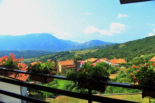 Seadmed, mansarda fiorita in Montano Antilia