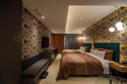 2 queen beds